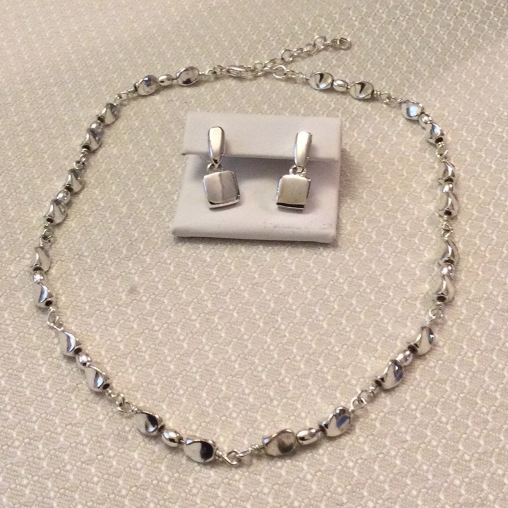 Silver necklace and earrings set - Picture 1 of 6